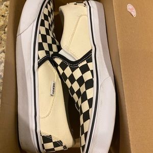 Vans size 8 woman’s slip on